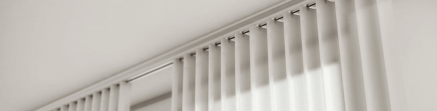 Продажа карнизов<br />для штор оптом<br />и в розницу